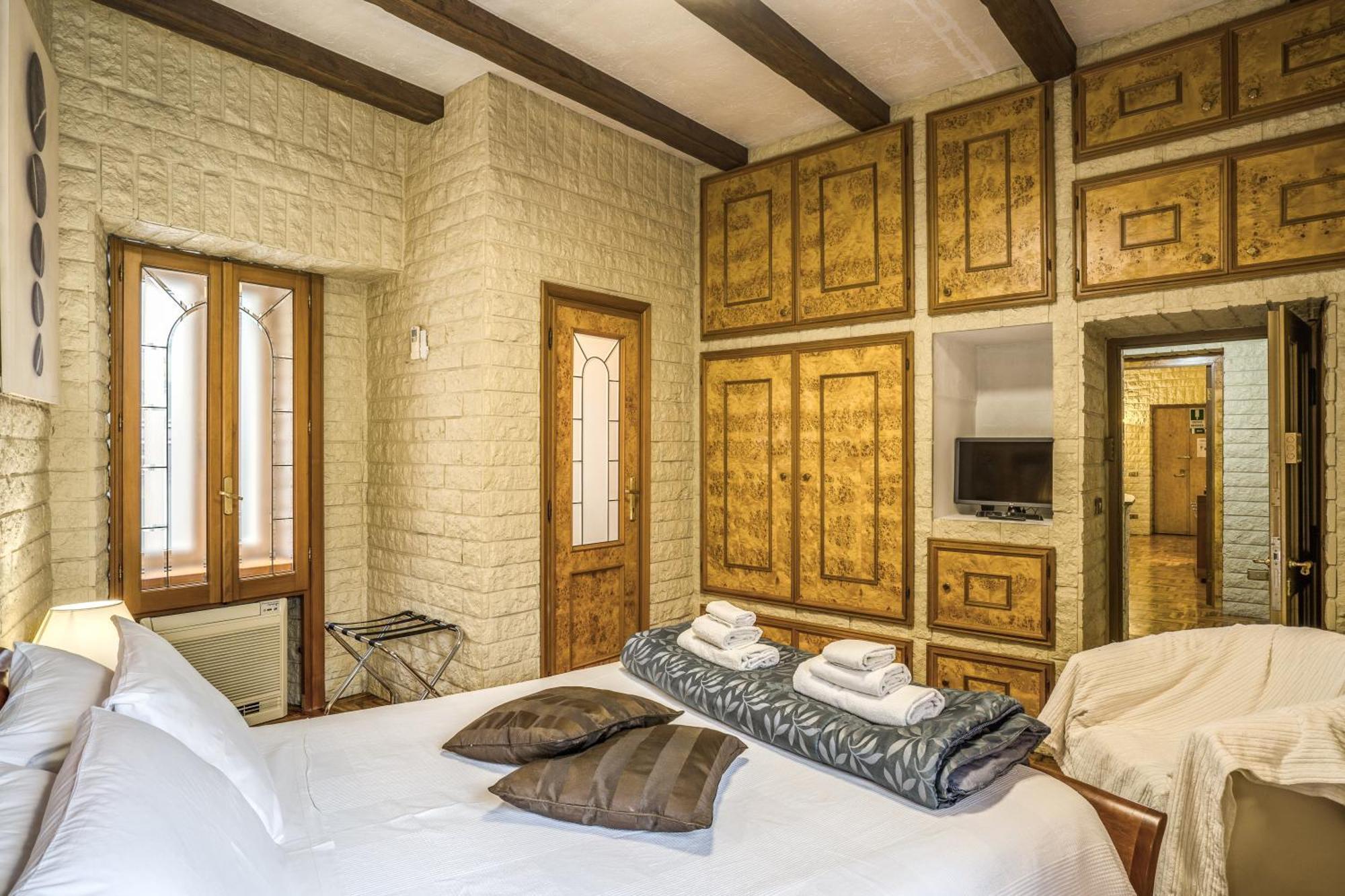 רומא Fontana Di Trevi Charming Apartment מראה חיצוני תמונה